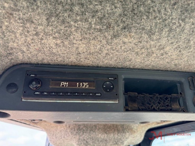 2019-deere-650k-lgp-image-21