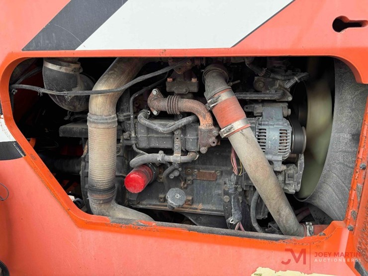 2015-jlg-8042-image-12