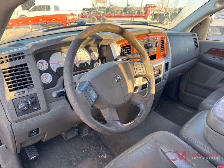 dodge-ram-3500-image-18