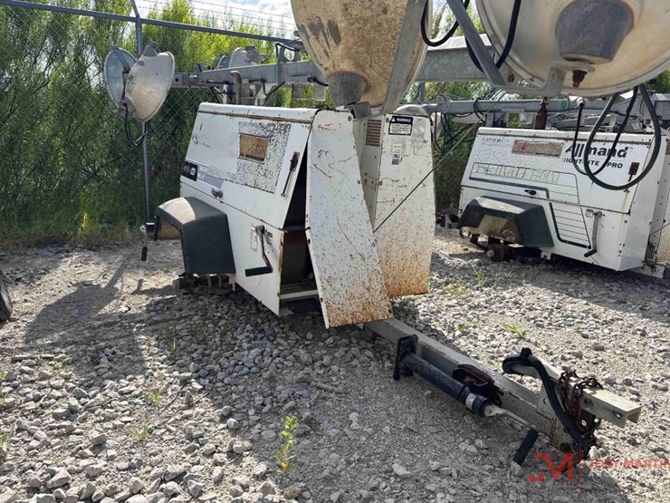 allmand-nite-lite-pro-light-tower-image-1