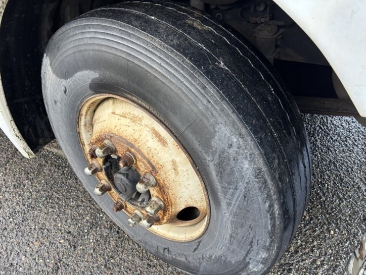 freightliner-s/a-truck-tractor-image-12