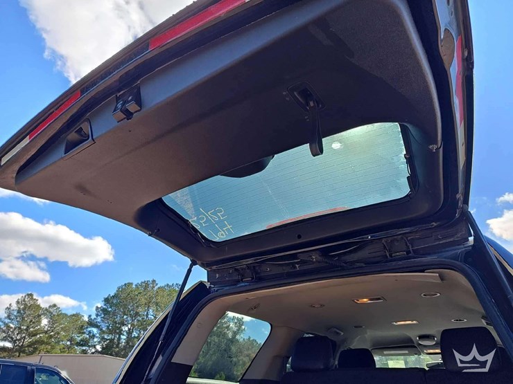 2014-chevrolet-tahoe-image-31