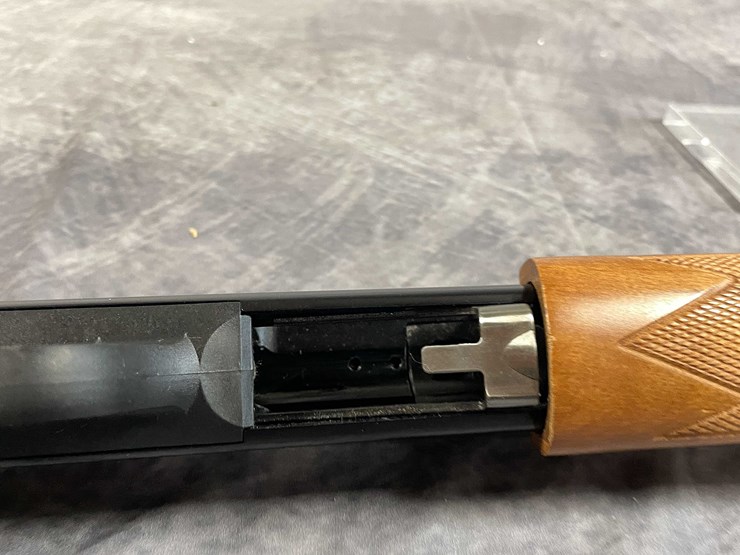 #4055-•-mossberg-500a,-12-ga.-pump-action-shotgun,-sn:-r020033,-(neenah,-wi)-image-17