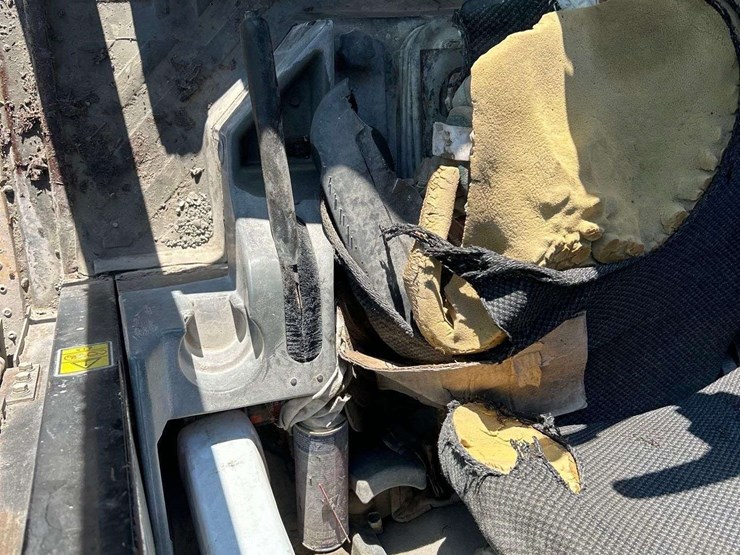 caterpillar-928g-image-8