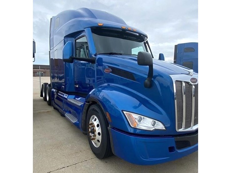 peterbilt-579-image-2