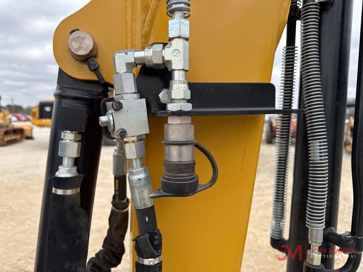 caterpillar-303-image-10