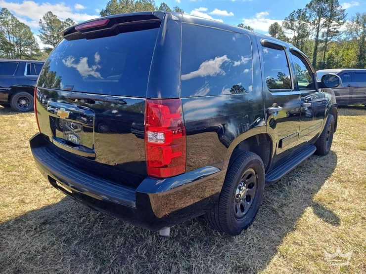 2014-chevrolet-tahoe-image-3