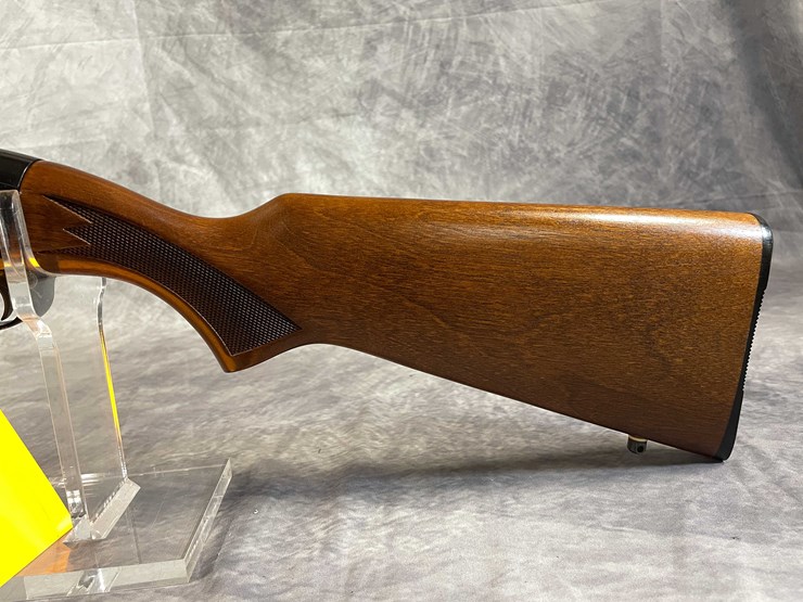 #4056-•-remington-sportsman,-12-ga.-semi-auto-shotgun,-sn:-p057958v,-(neenah,-wi)-image-9