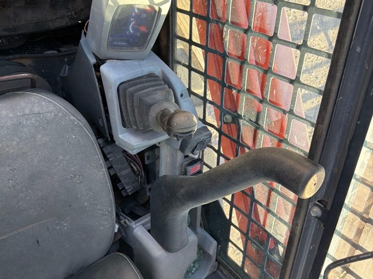 kubota-svl75-2-image-13