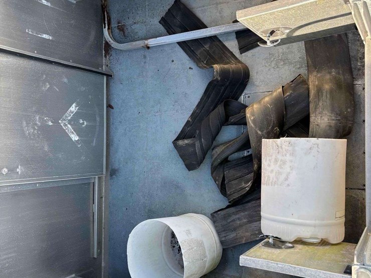 2011-armstong-marine-pilot-house-boat-w/-t/a-boat-trailer-image-28