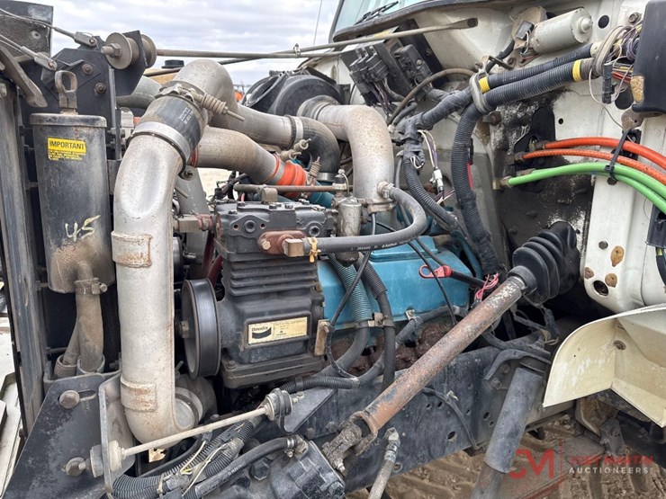 1996-international-4700-image-17