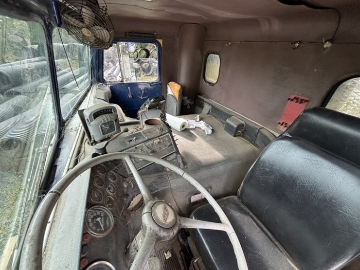 freightliner-t6364-t/a-cab-&-chassis-image-17