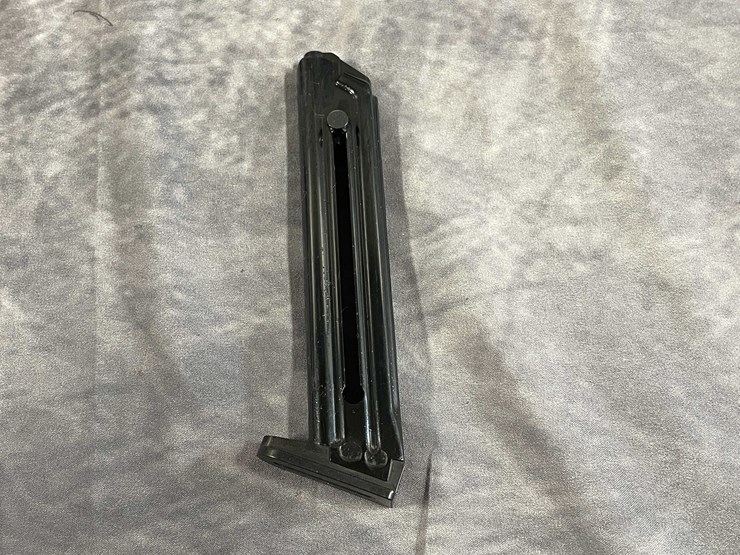 #5195-•-browning-buckmark,-22-lr-semi-auto-pistol,-sn:-brus23198zn515,-(neenah,-wi)-image-14