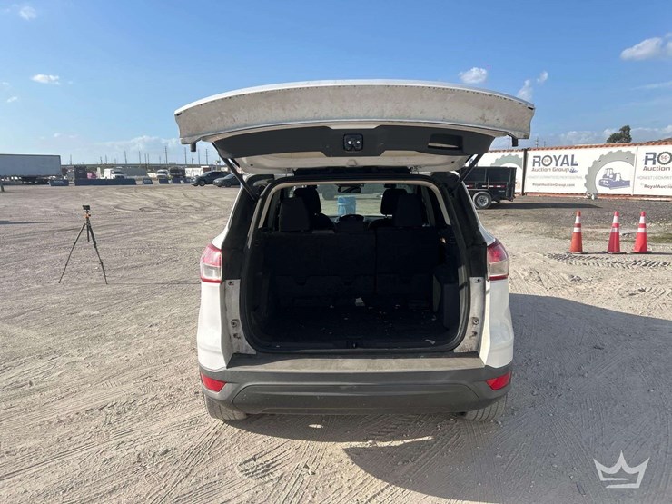 2015-ford-escape-image-32