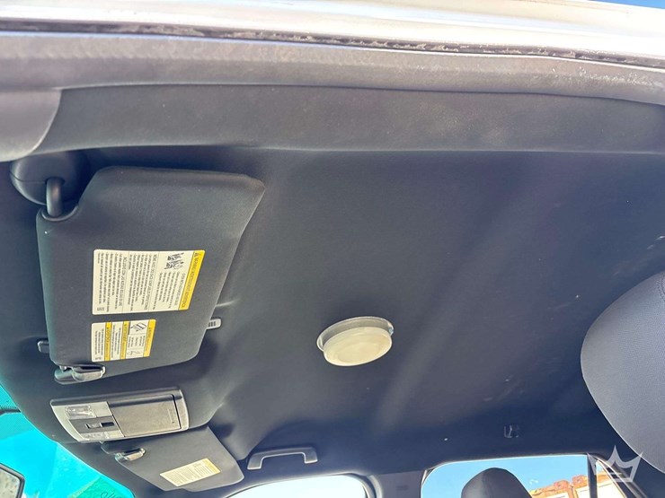 2016-ford-explorer-image-16