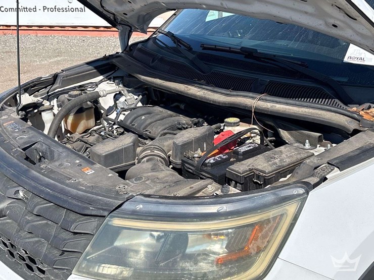 2016-ford-explorer-image-9