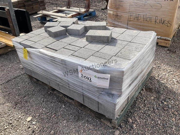 pallet-of-stone-pavers-image-1