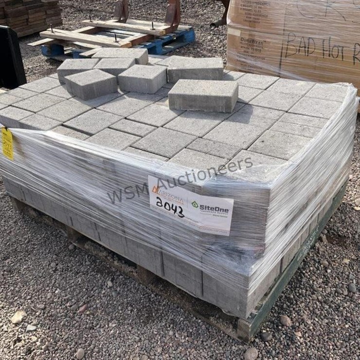 PALLET OF STONE PAVERS