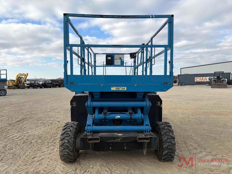 2016-genie-gs-3384-rough-terrain-scissor-lift-image-4