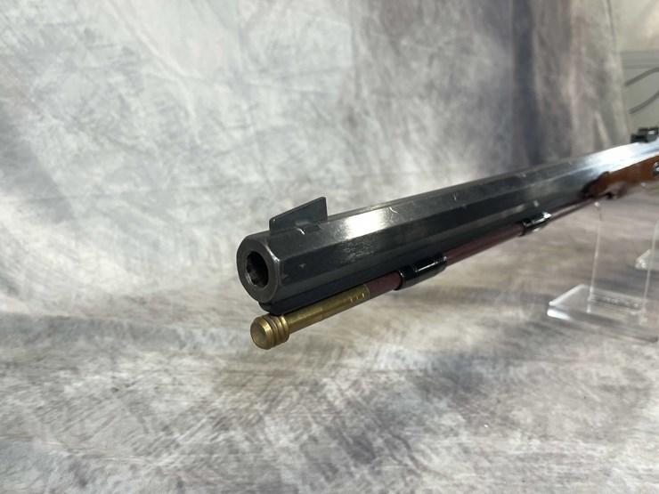 #1201-•-thompson-center,-.54-cal-muzzleloader,-sn:-10143,-(neenah,-wi)-image-9