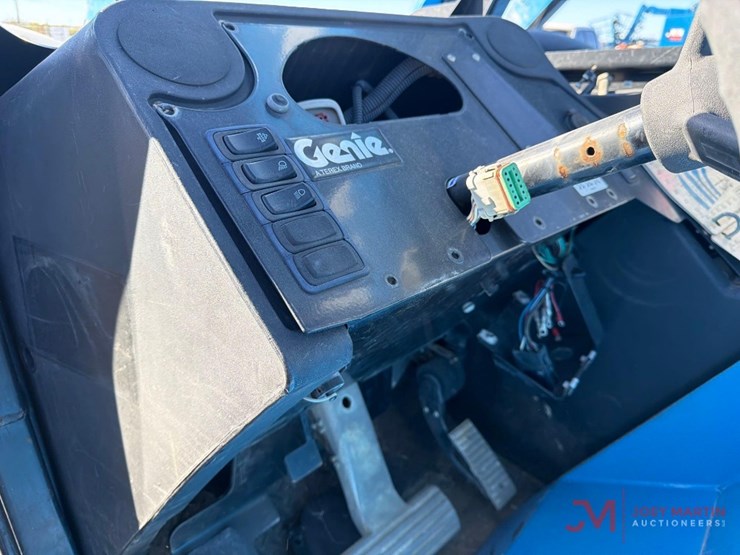 2018-genie-gth1056-image-18