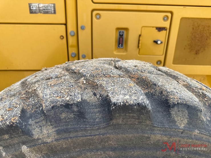 2012-caterpillar-140m2-image-9