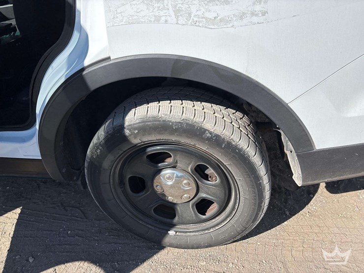 2016-ford-explorer-image-19