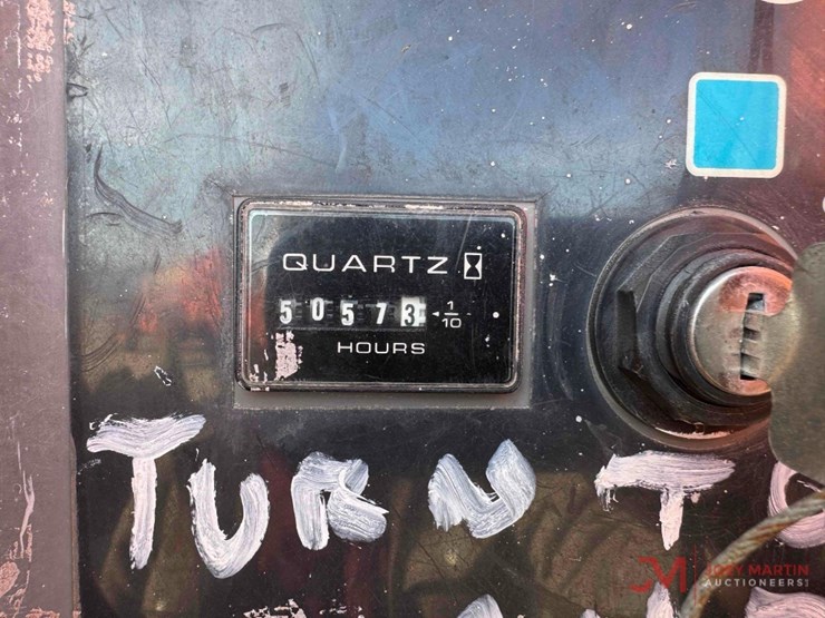 2013-jlg-800s-image-20