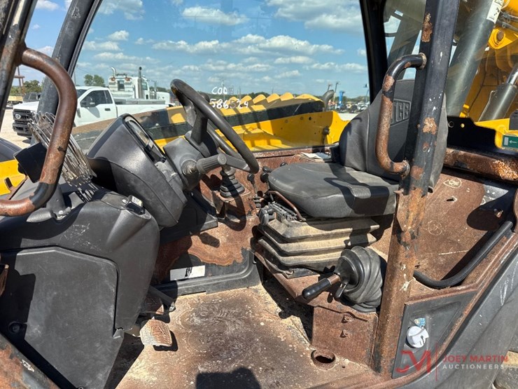 2017-jcb-510-56-image-16