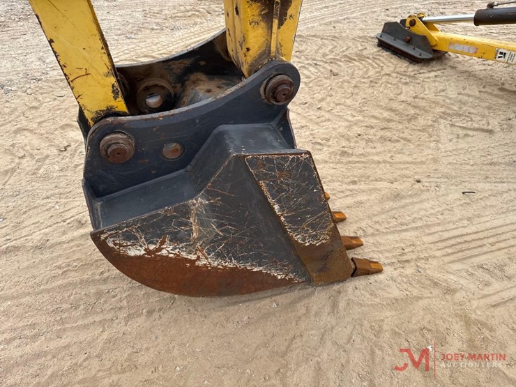 new-holland-b95c-image-11