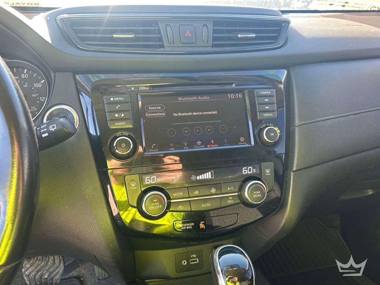 2018-nissan-rogue-image-18