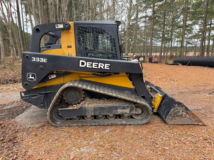 deere-333e-image-1
