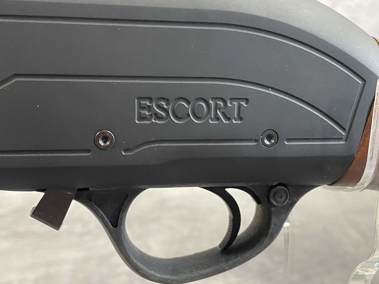 #4045-•-escort-m87,-12-ga.-pump-action-shotgun,-sn:-417372,-(neenah,-wi)-image-16