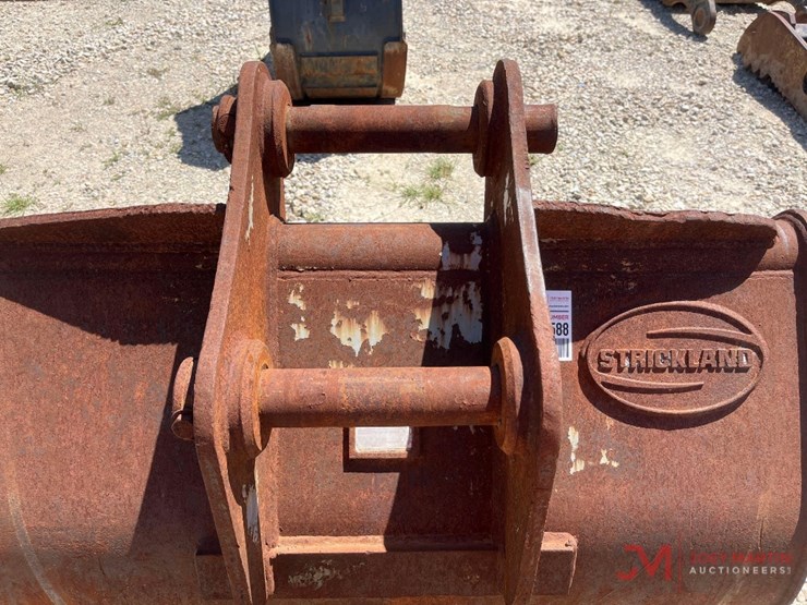 strickland-48"-smooth-excavator-bucket-w/-bolt-on-cutting-edge-image-5