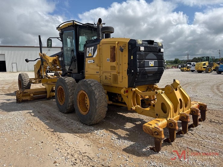 2012-caterpillar-140m2-image-3