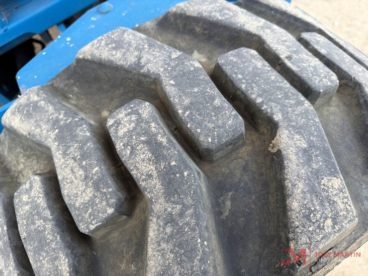 2013-genie-gs-4390-rough-terrain-scissor-lift-image-16