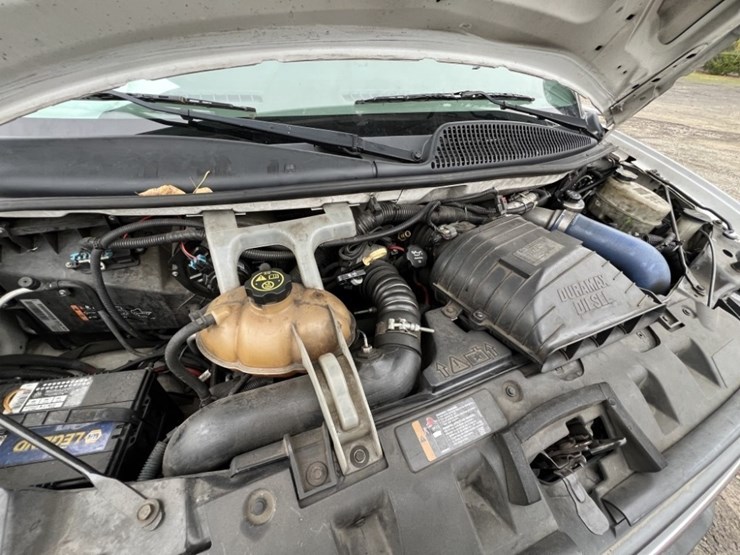 2014-chevrolet-express-paratransit-bus-image-12