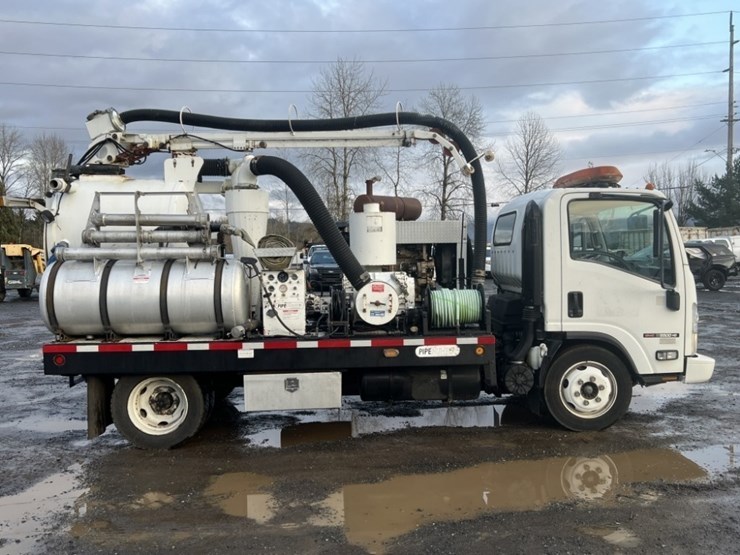 2009-gmc-w5500-image-3