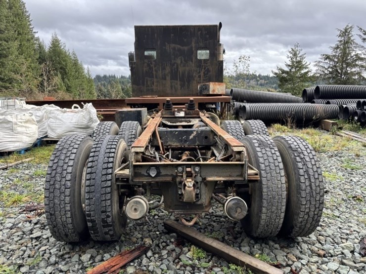 freightliner-t6364-t/a-cab-&-chassis-image-4