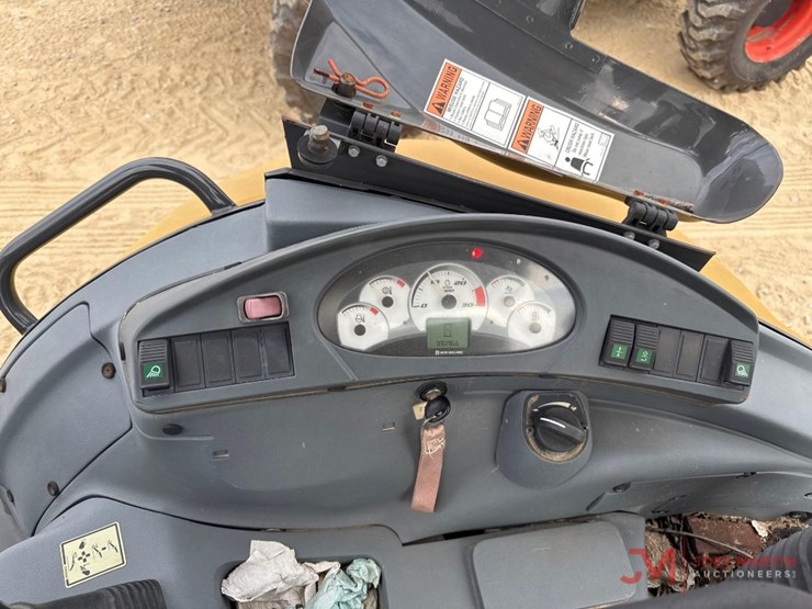 new-holland-b95c-image-20