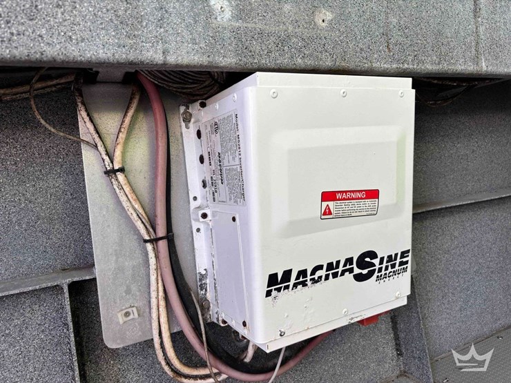 2011-armstong-marine-pilot-house-boat-w/-t/a-boat-trailer-image-44