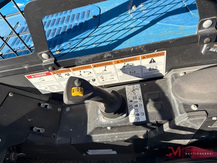 2019-genie-gth844-image-12