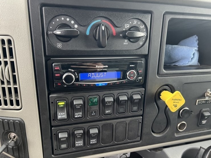 international-durastar-4300-image-40