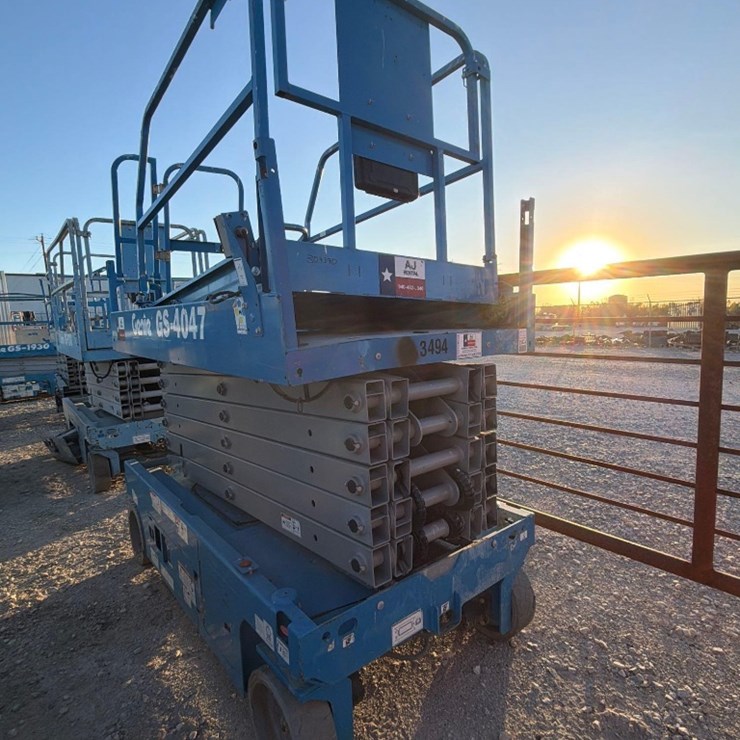 2019 GENIE GS4047
