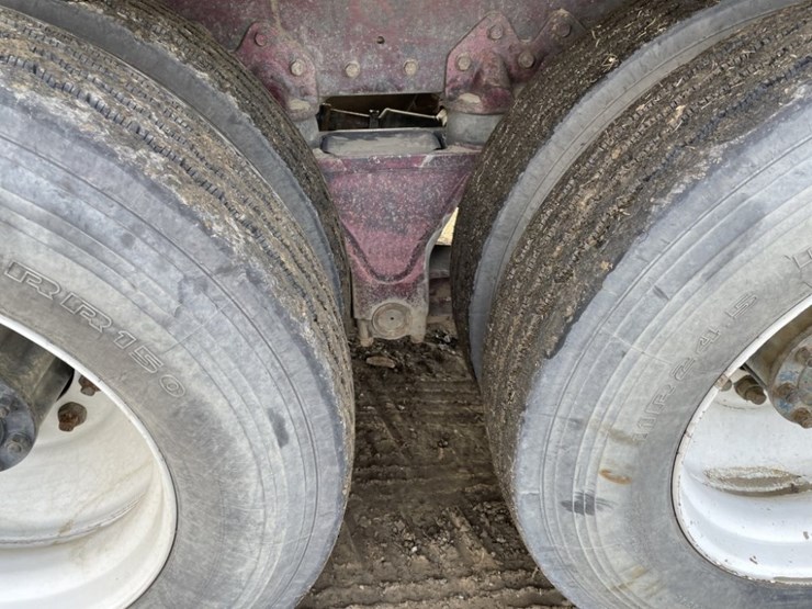 1988-peterbilt-379-image-13