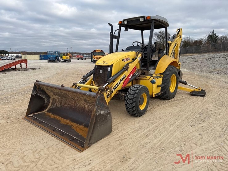 new-holland-b95c-image-3