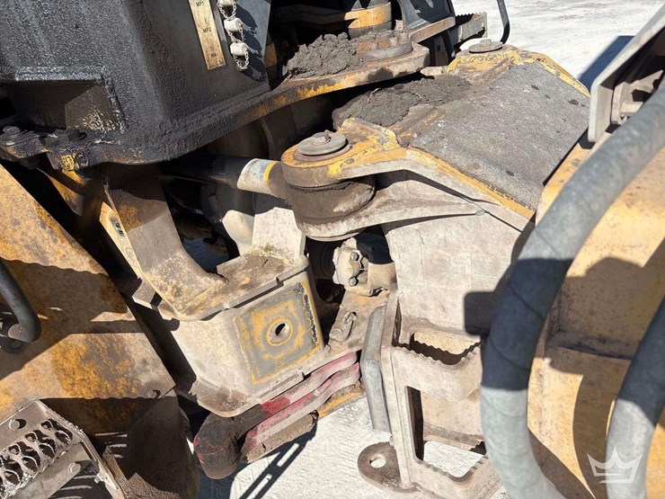 2006-deere-250d-image-14