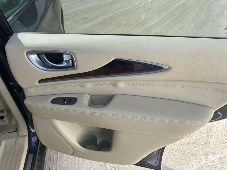 2013-infiniti-jx35-v-suv-image-33