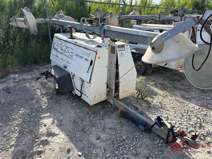 allmand-nite-lite-pro-towable-light-tower-image-1