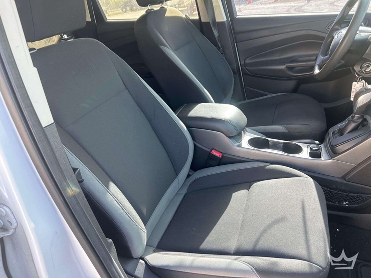 2015-ford-escape-image-28